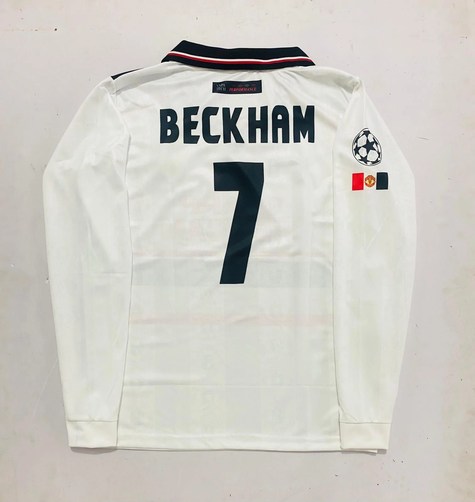 MAN UTD 1997/98 AWAY FULL SLEEVE- EMBROIDERY - Image 2