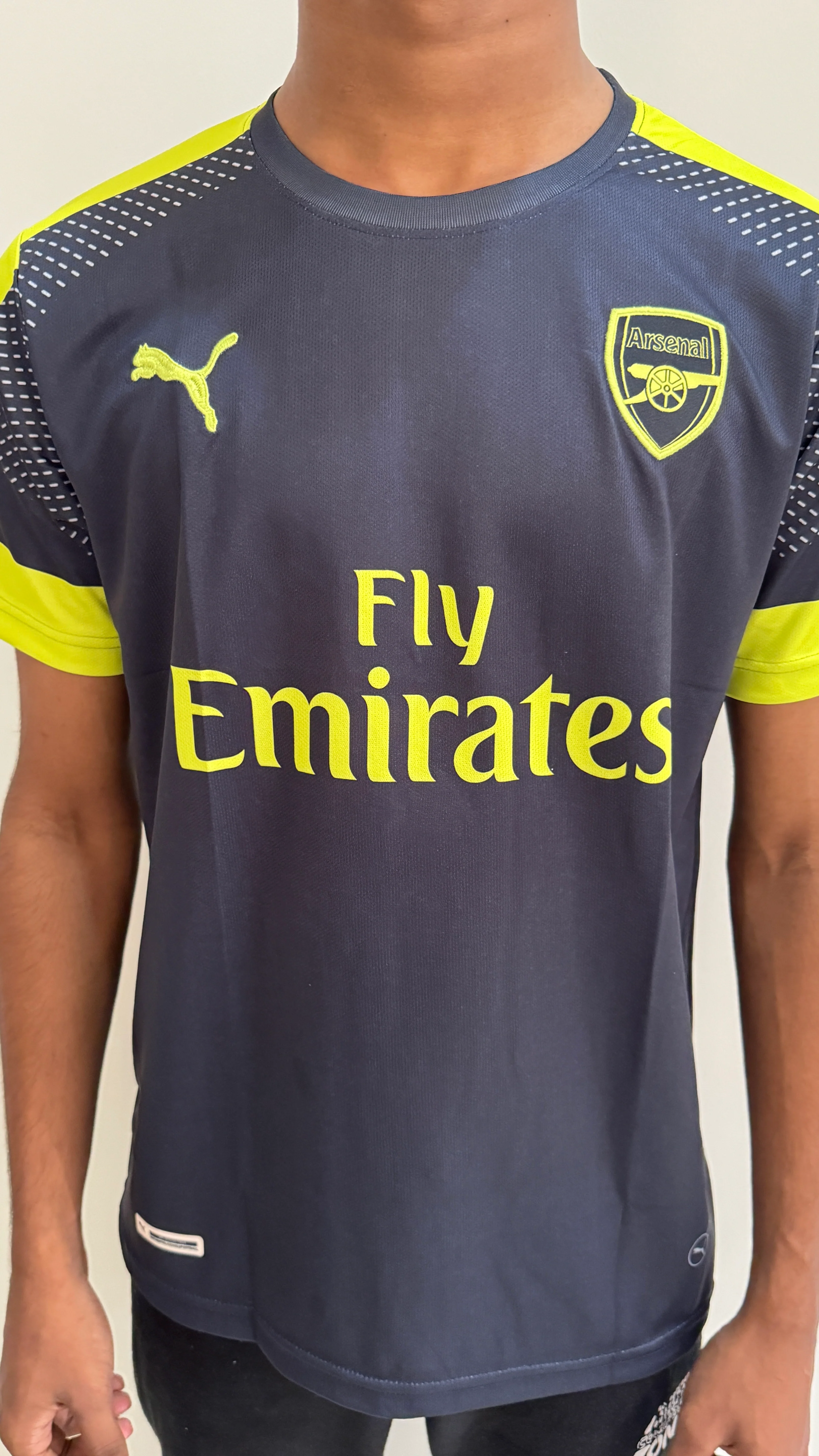 ARSENAL 2016/17 AWAY OZIL - Image 3