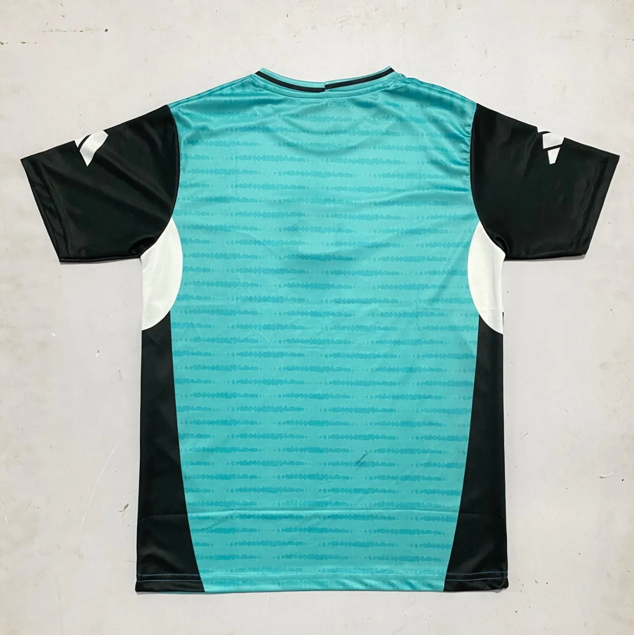TOTTENHAM  2025/26 TRAINING KIT-EMBROIDERY - Image 2