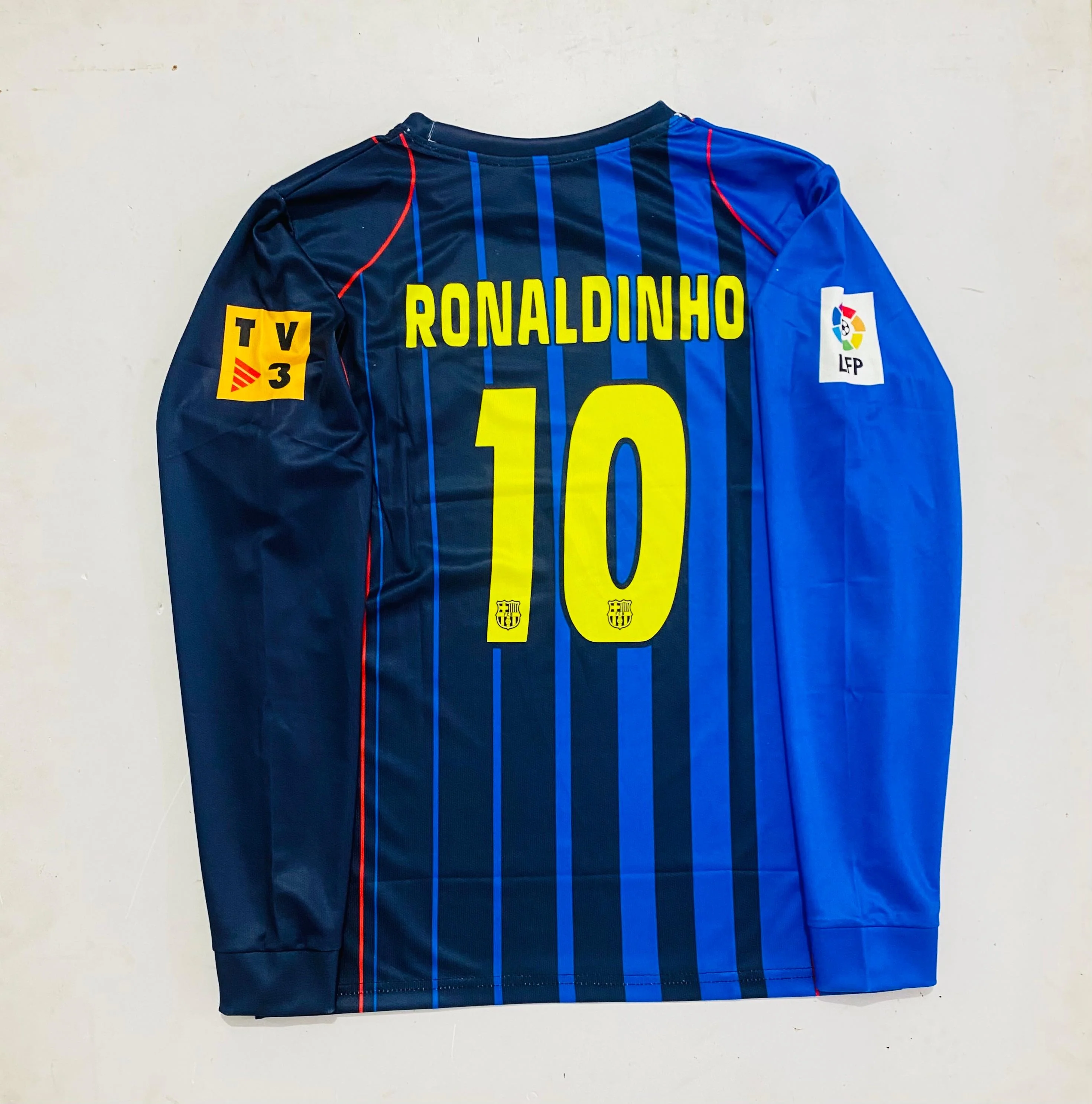 FC BARCELONA 2004/05 AWAY KIT FULL SLEVEE - EMBROIDERY - Image 2