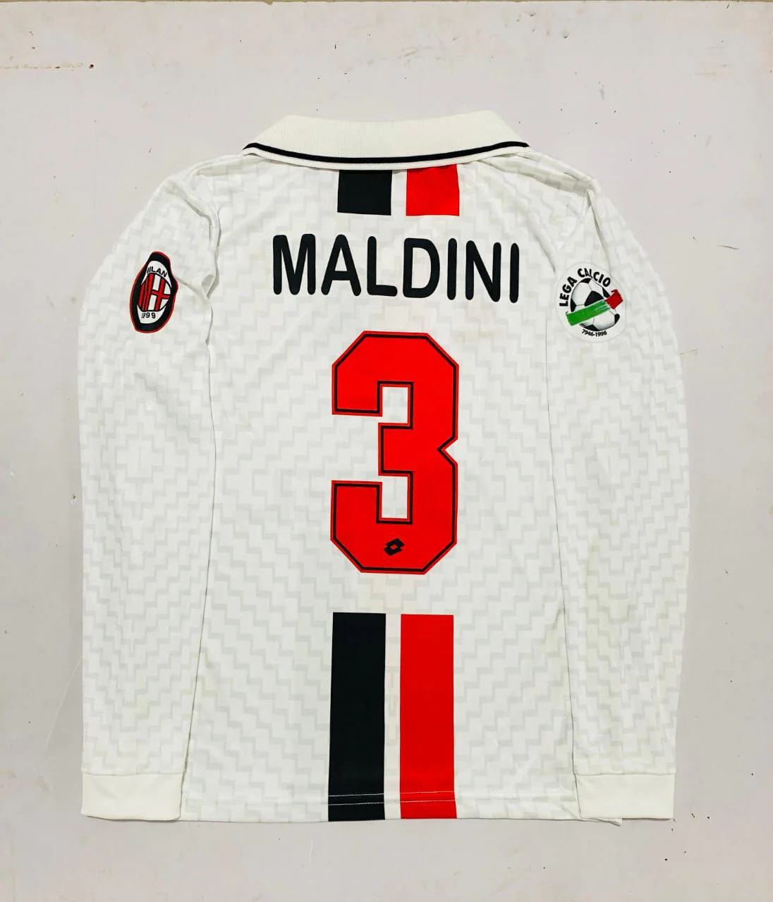 AC MILAN 1996-97 AWAY FULL SLEEVE- EMBROIDERY - Image 2