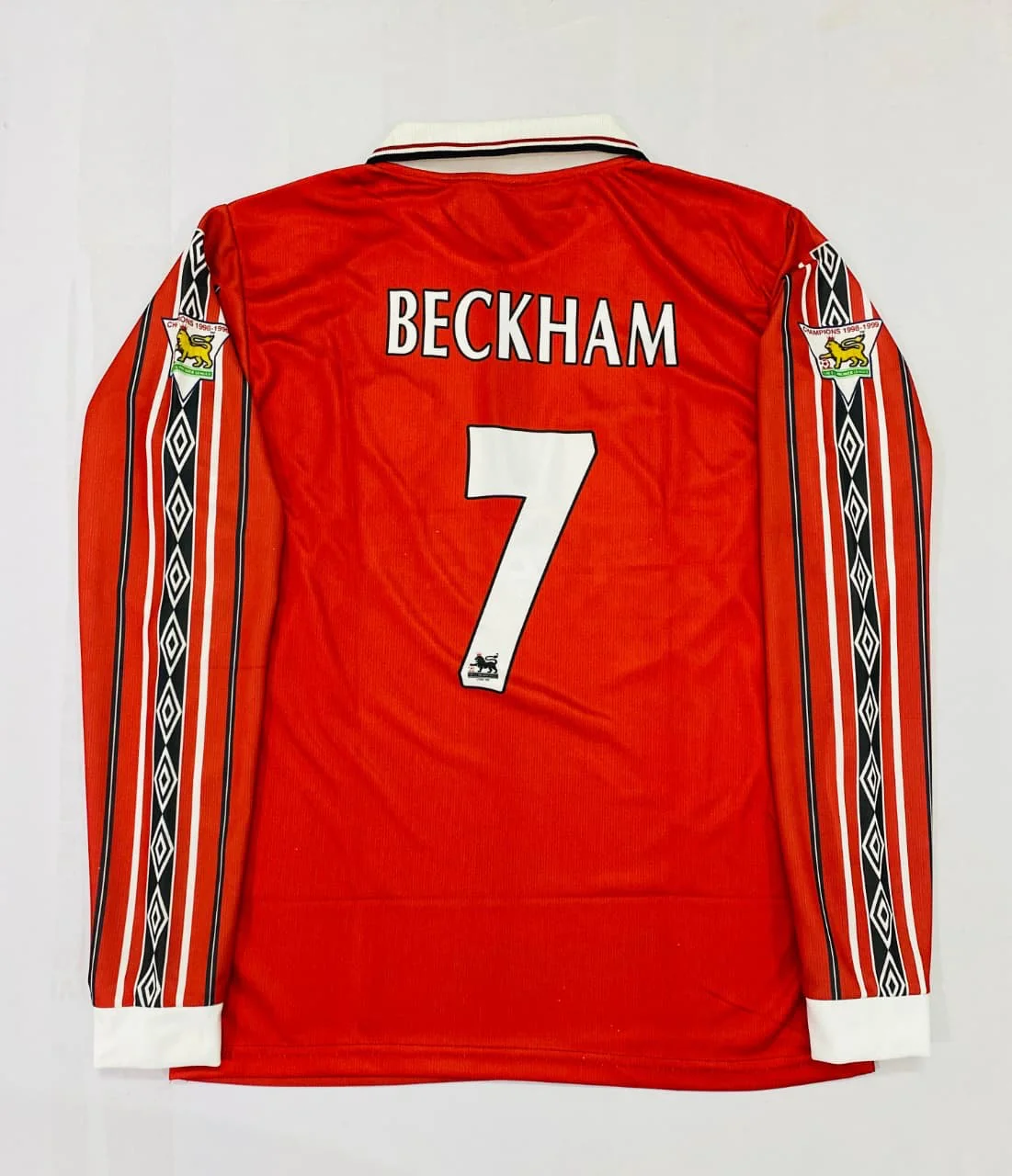 MAN UTD RED BECKHAM POLO FULL SLEVEE ZIP -EMBROIDERY - Image 3